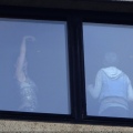 凯蒂佩芮在澳大利亚悉尼的酒店房间窗口 - 2012年6月29日
